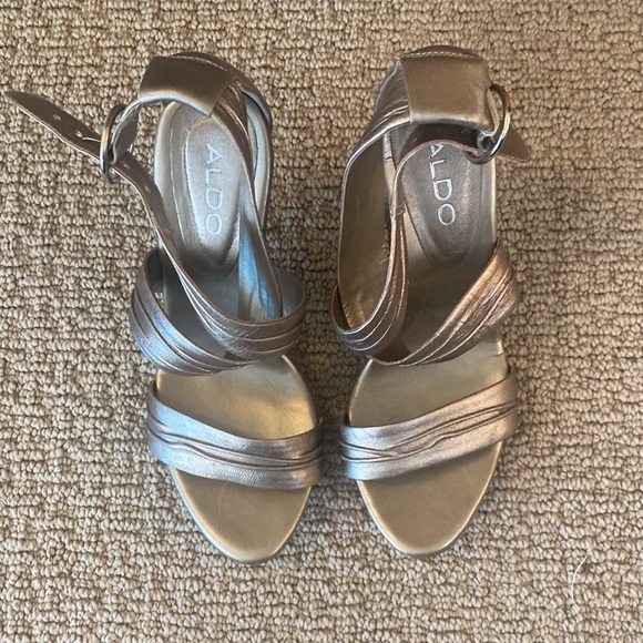 Gold Heels With Buckle Ankle Strap Size 8. Heel just over 4 IN High. Worn once. - Picture 3 of 6